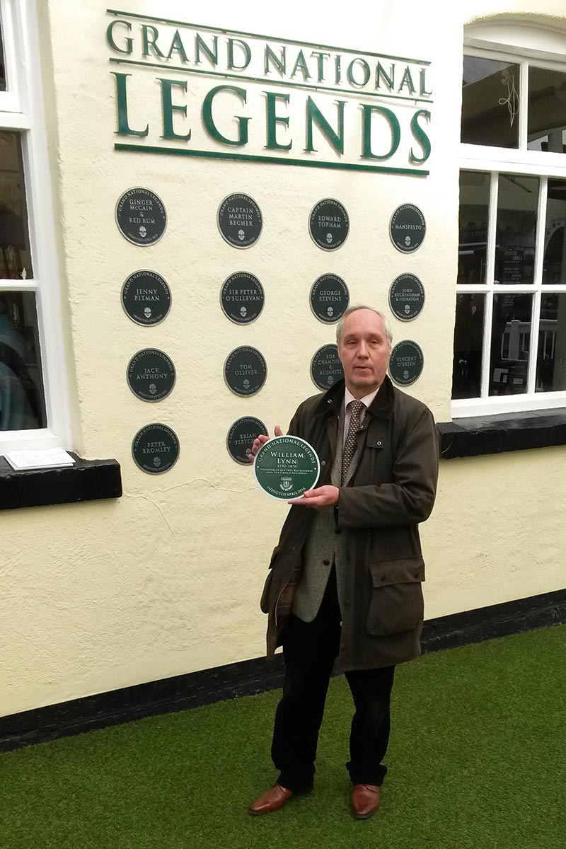 John Pinfold with William Lynn plaque